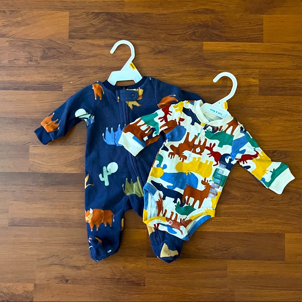 NWT Carter’s Newborn fleece sleeper and onesie set